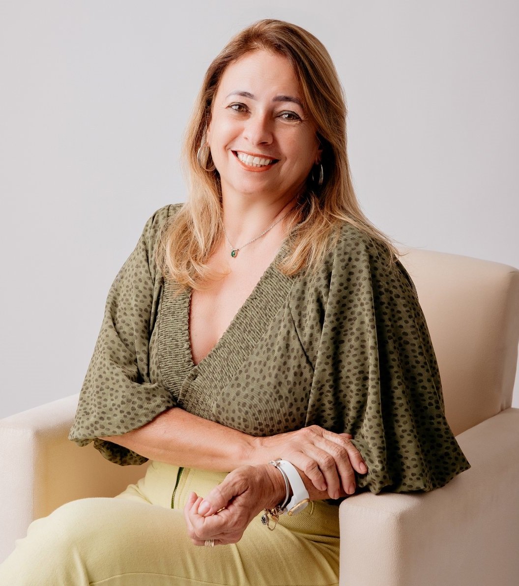 Carla Maria - Corretora de Imóveis em Pindamonhangaba